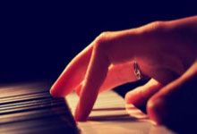 英格兰队豪取胜利，晋级脚步丝毫不减